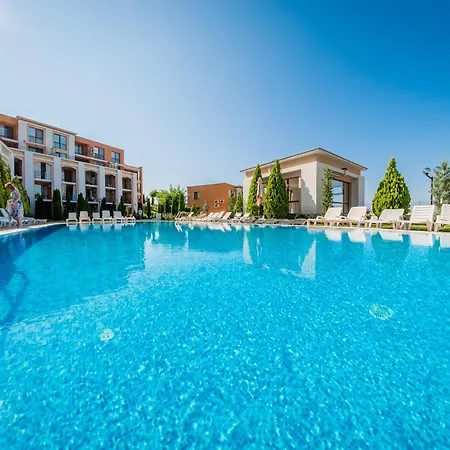 Apartment Sea Club Complex *
