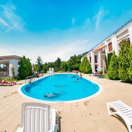 Apartment Sea Club Complex